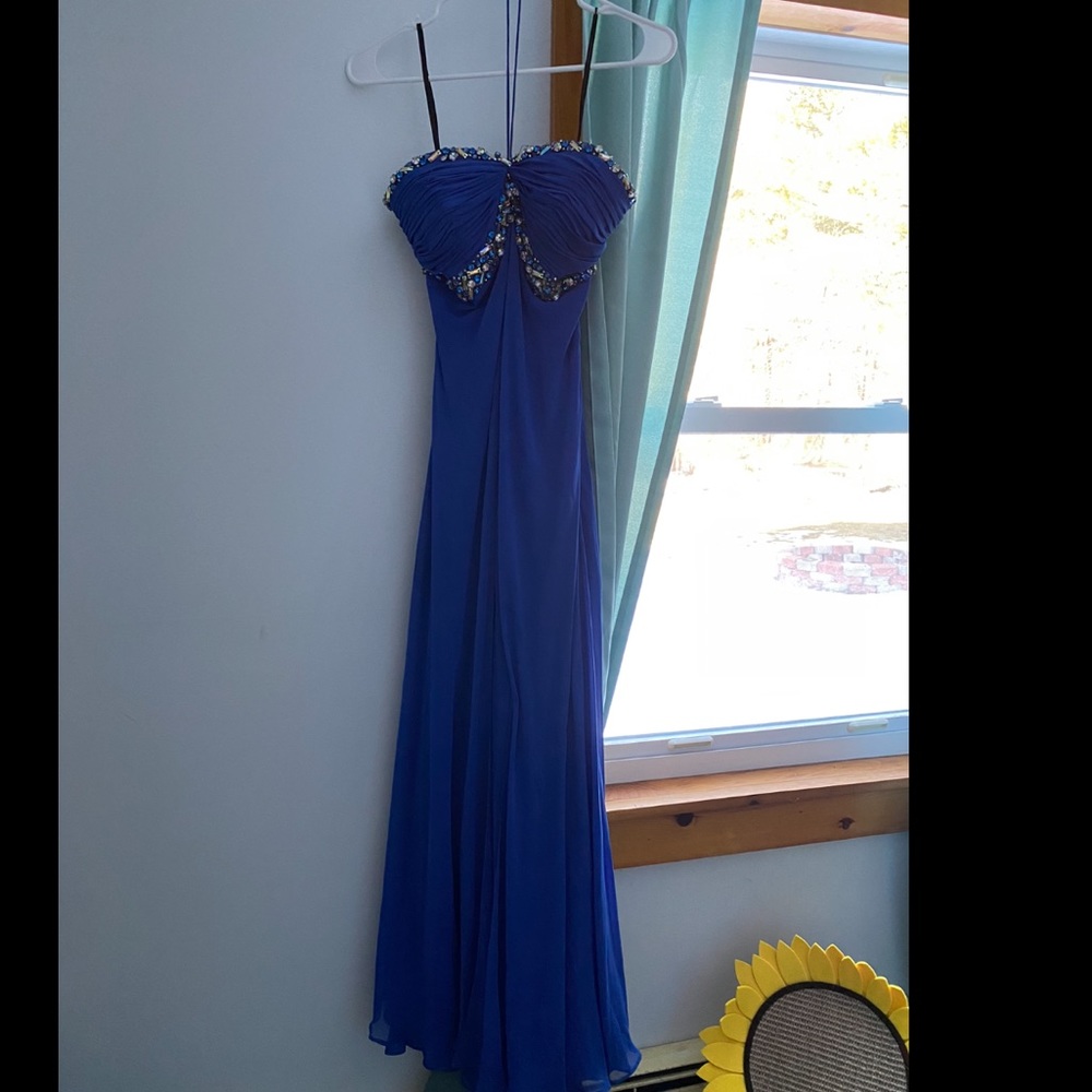 BLUE STRAPLESS/HALTER PROM DRESS